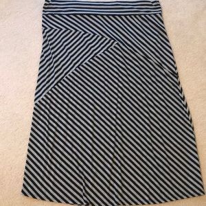 Black and gray maxi skirt